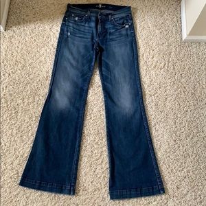 Gently loved 7 for all mankind dojo style jeans.